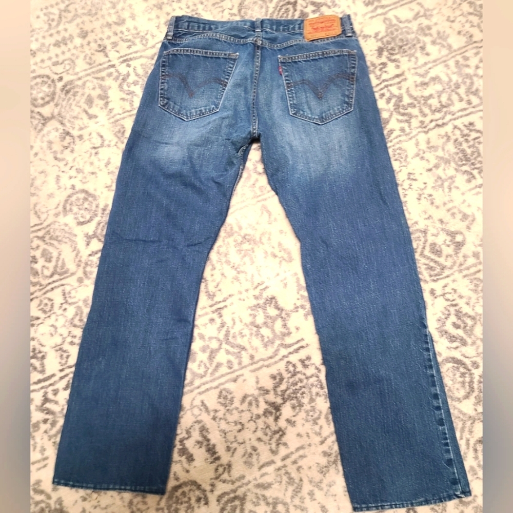 Vintage Levi's size 32/32. Great work or work at home jeans.